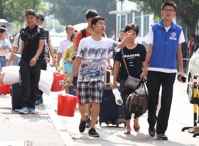 说明: F:\Users\Administrator\Desktop\老师，这是这两天挑选的活动照\IMG_0547-7.JPG