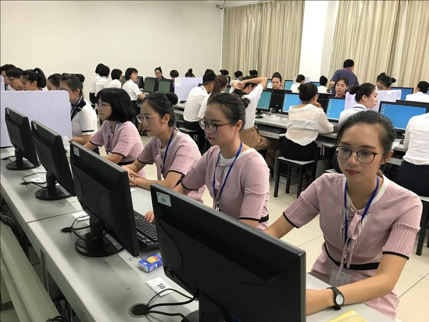 说明: D:\2018年新闻\第八届全国商务秘书职业技能大赛新闻稿\我校文秘学子全国商务秘书大赛再创佳绩图3.jpg