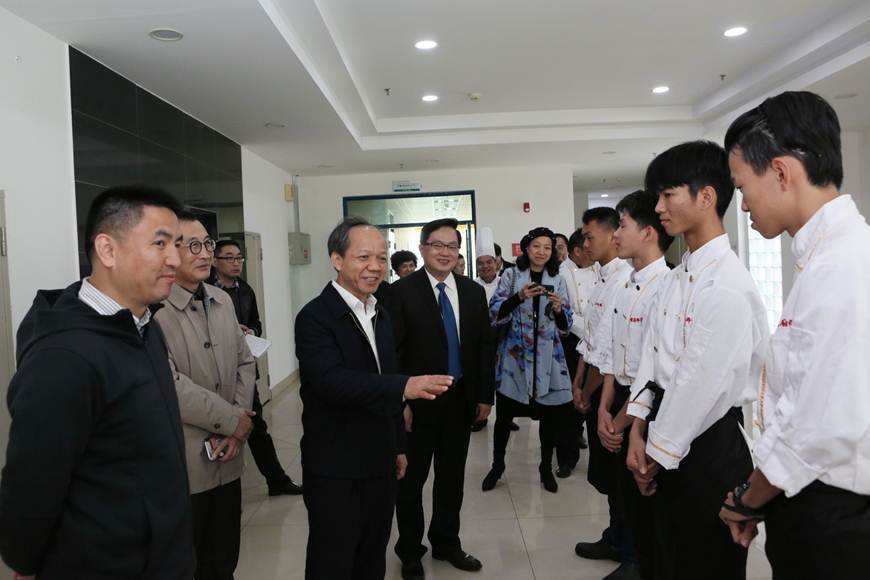 说明: D:\2019年新闻\1月19日 郭文海书记来我校调研\选\9R4A8901.JPG