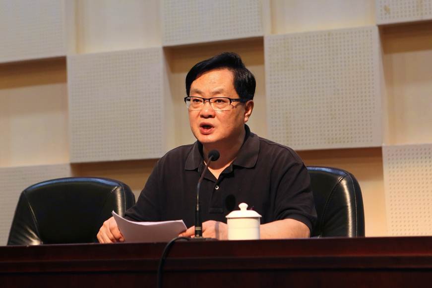 说明: D:\2019年新闻\3月21日 新学期教职工大会\选\2.JPG