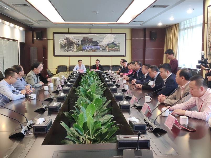 说明: D:\2019年新闻\4月2日 中国烹饪协会一行来访我校\4月2日 中国烹饪协会一行来访我校\座谈会.jpg