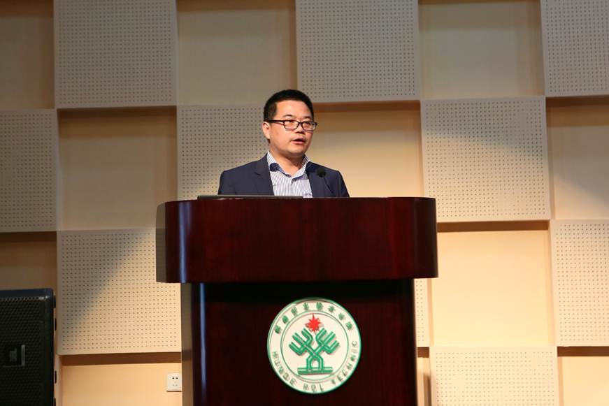 说明: D:\2019年新闻\4月18日 我校举行首届科技工作大会\选\11蔡伟副区长讲话.JPG
