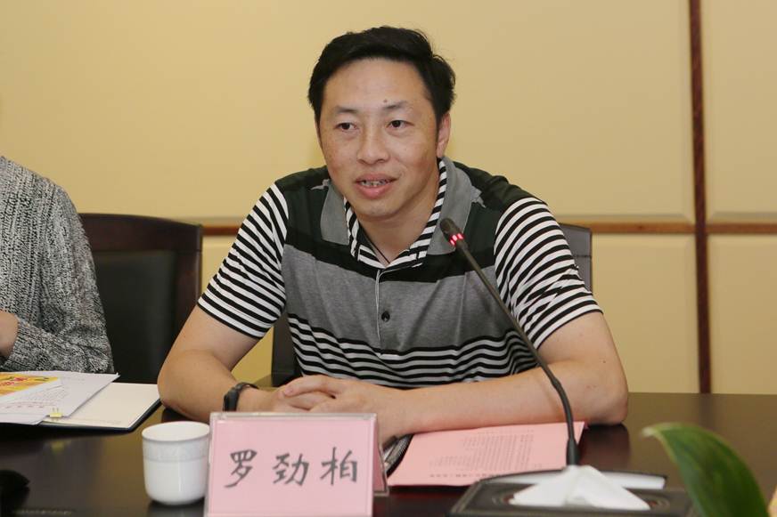 说明: D:\2019年新闻\2019.5.23清远社区来\5月23日 社区学院交流\新建文件夹\9R4A9258.JPG