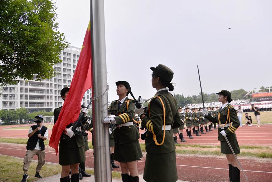 说明: D:\2019年新闻\9月27日 军训总结大会暨新生第一课\选\DSC_0260.JPG